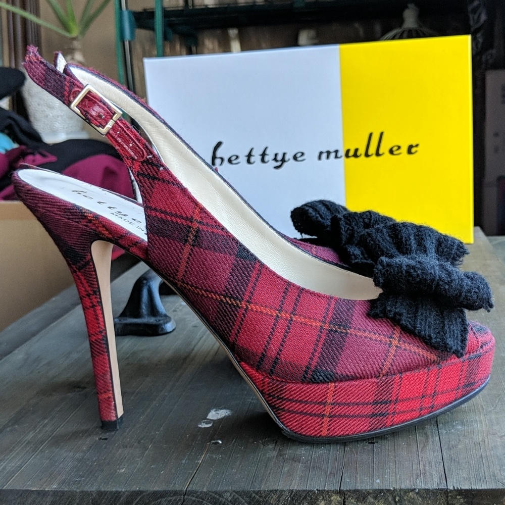 Plaid sling back heels